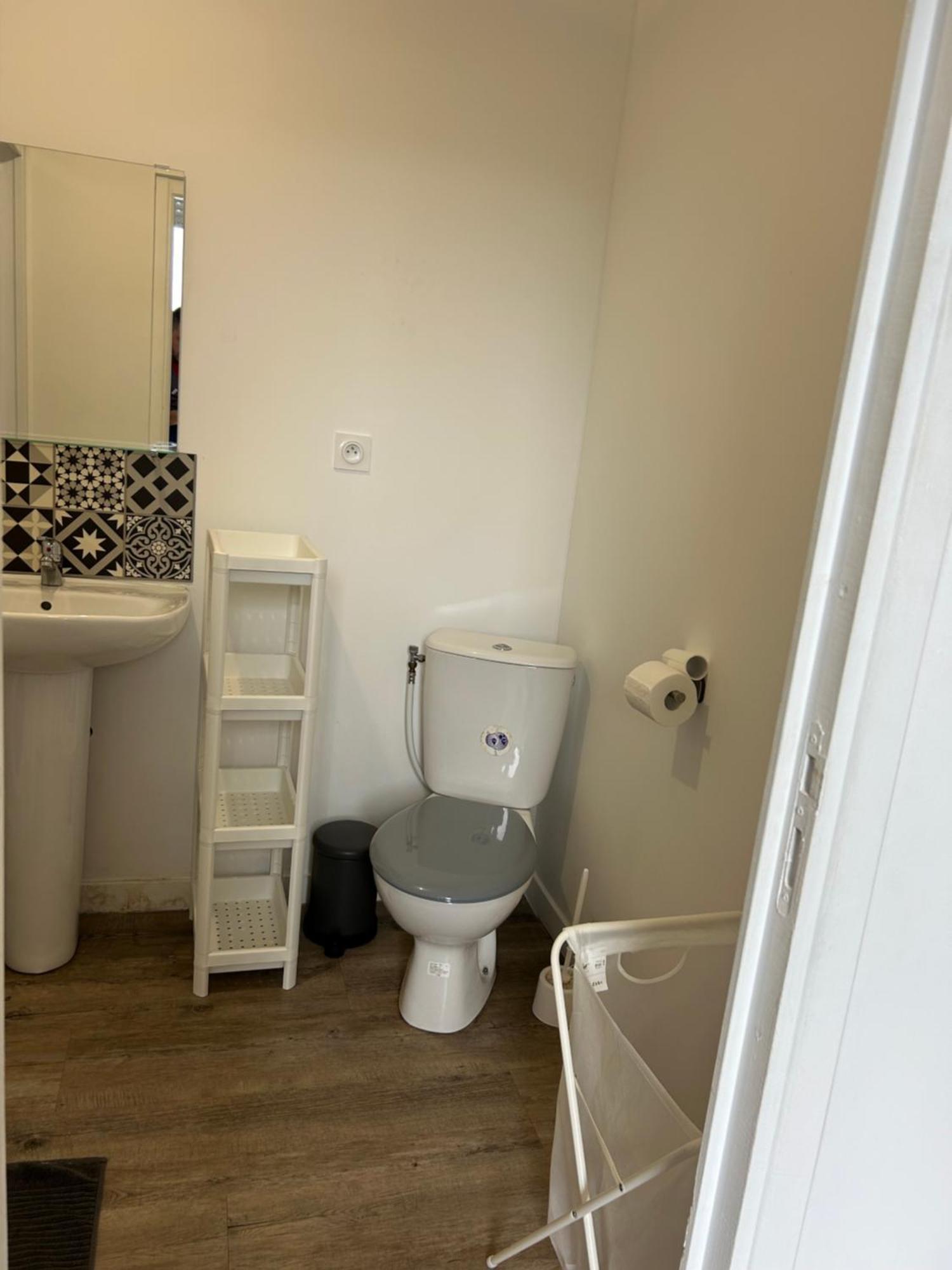 Superbe Studio Meuble Avec Parking モブージュ エクステリア 写真